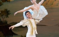 Государственный балет на льду Санкт-Петербурга — Лебединое озеро